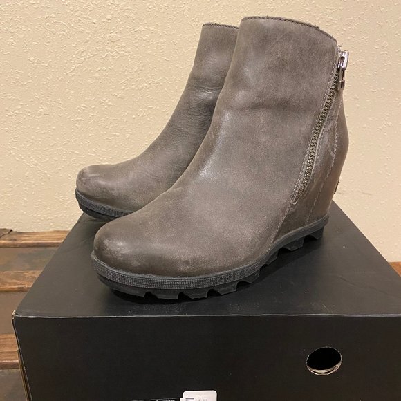 COPY - Sorel Joan of Arctic II Zip Wedge Boots, Size 7.5, Quarry (Gray) - Picture 1 of 11